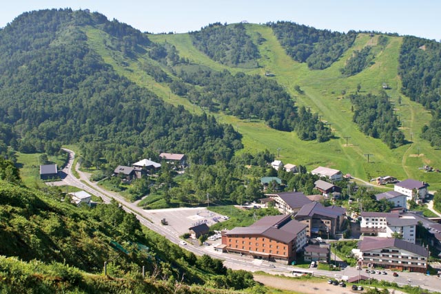 【東京駅・上野駅発】 ＜WEB予約・カード決済限定  入湯税は現地払い＞【列車＋ホテル】志賀高原硯川温泉 「硯川ホテル」ゆったりフリープラン3日間2