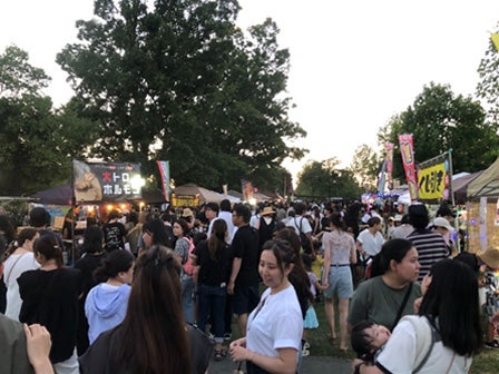 【8月29日限定】中部発 日帰り ブルーメの丘ミュージック花火大会と29（にく）の日限定！牛食べ放題！＜JAMJAM TOUR＞2