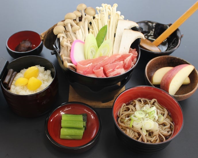 【新潟県内発】 ＹＣタイアップ企画　秋の信州食べ尽くし！シャインマスカット＆巨峰さらにりんごの食べ比べと栗の街小布施　日帰り2