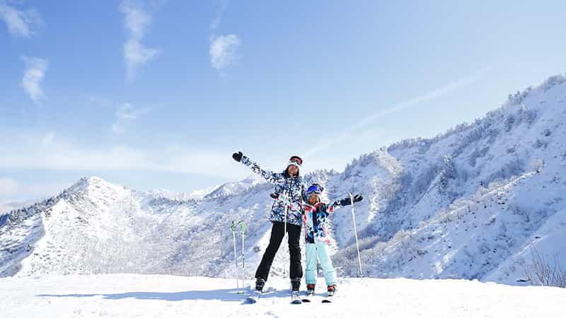 【横浜朝発】ぶっとび！日帰りスキー＆スノボ｜湯沢中里スノーリゾート（リフト券付）2
