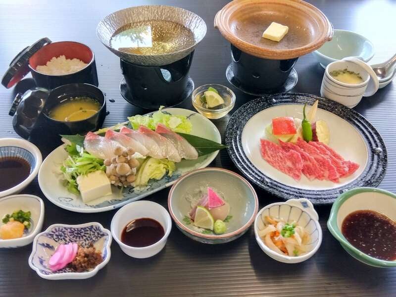 【小倉・黒崎・引野発】 ヒラスのしゃぶしゃぶ＆伊万里牛陶板焼き膳を食す！祐徳稲荷神社巫女舞祈願と大クスの武雄神社 肥前新春二社参り　日帰り1