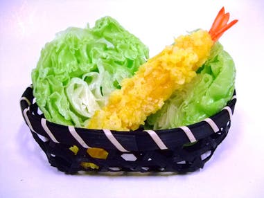 【名古屋発】懐中電灯を持って洞窟探検と本物そっくり！食品サンプル作り体験