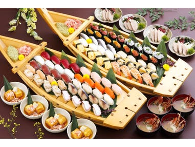 【名古屋発】三ケ日みかん1kgのお土産付き!三ケ日みかん狩り食べ放題&ほうじ茶ジェラート&世界の秋バラ&焼津でお寿司食べ放題