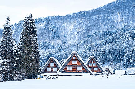〈東京発〉【お一人様参加限定】≪お一人様2席利用≫清涼の上高地と飛騨高山・白川郷2日間　お一人様バス座席2席利用！バス一台23名様限定！！