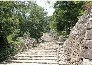 【3泊4日（船中2泊）／小倉発着／添乗員同行】信長・秀吉・家康 天下統一への道を辿る４日間 ★戦国武将三英傑ゆかりの地を巡る旅★ ～桶狭間・大樹寺・関ヶ原・安土城跡各地専門ガイドが案内～2