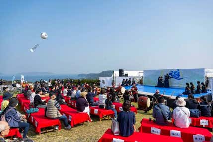 【バスハイク/福岡(天神)発着】 添乗員同行 バスで行く!名護屋城大茶会 ~名護屋の魅力を語るトークショー観覧席つき~ 雄大な玄界灘を望む唐津城