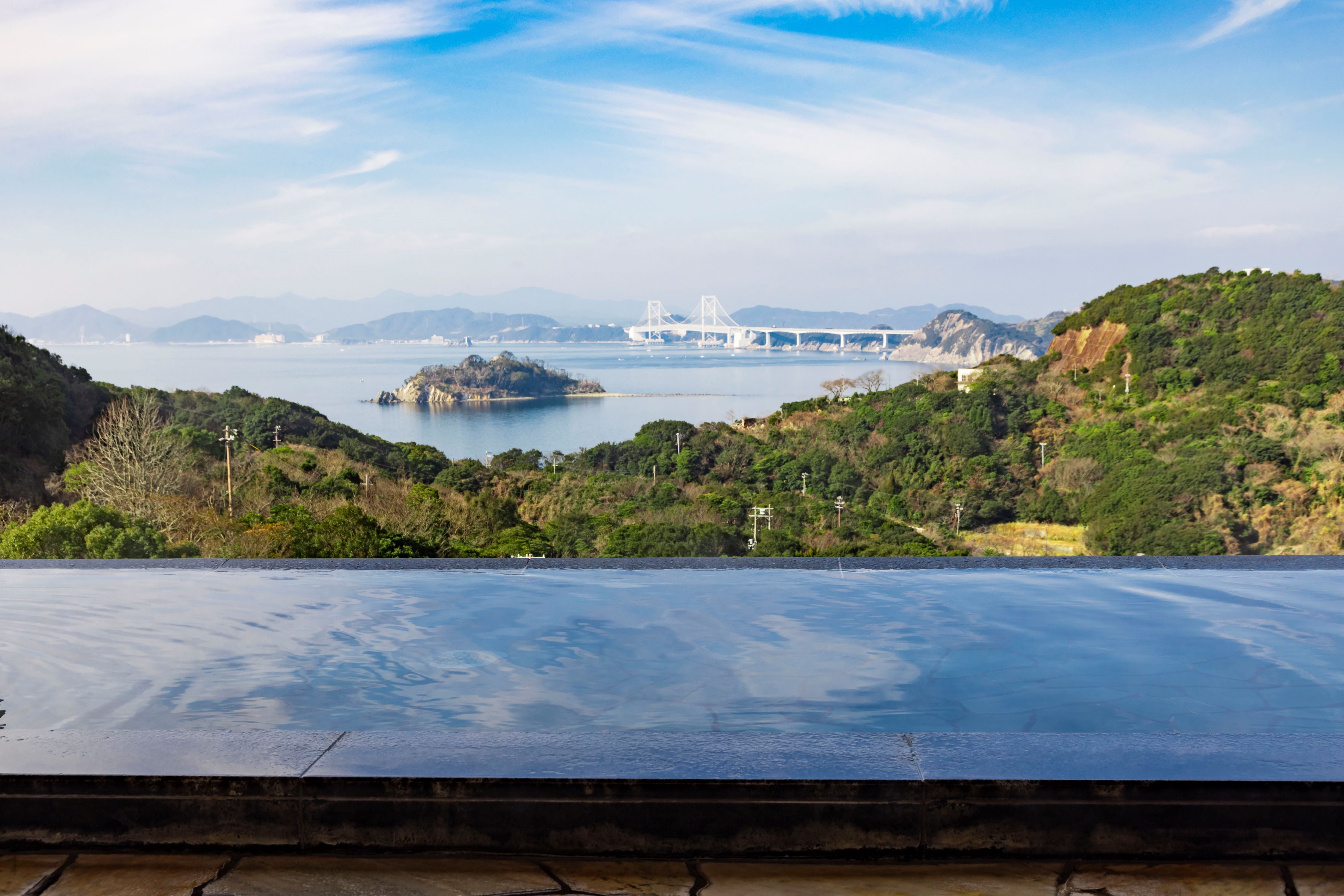 【岡山発着】～淡路島の春の旬を味わう～　幻の希少魚「淡路島サクラマス」　南淡路温泉郷潮騒の湯1