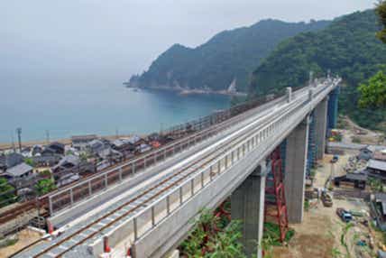 【兵庫県内発】 日本海浜坂港・水産会社のお店で食す!ずわいがに1枚付!かにづくしフルコース 絶景のパノラマ「余部鉄橋空の駅」と山陰の名湯!湯村温泉街へ 日帰り