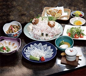 福崎・社・三田　発
あけぼの旅館で食す冬の贅沢グルメ「敦賀ふぐ」