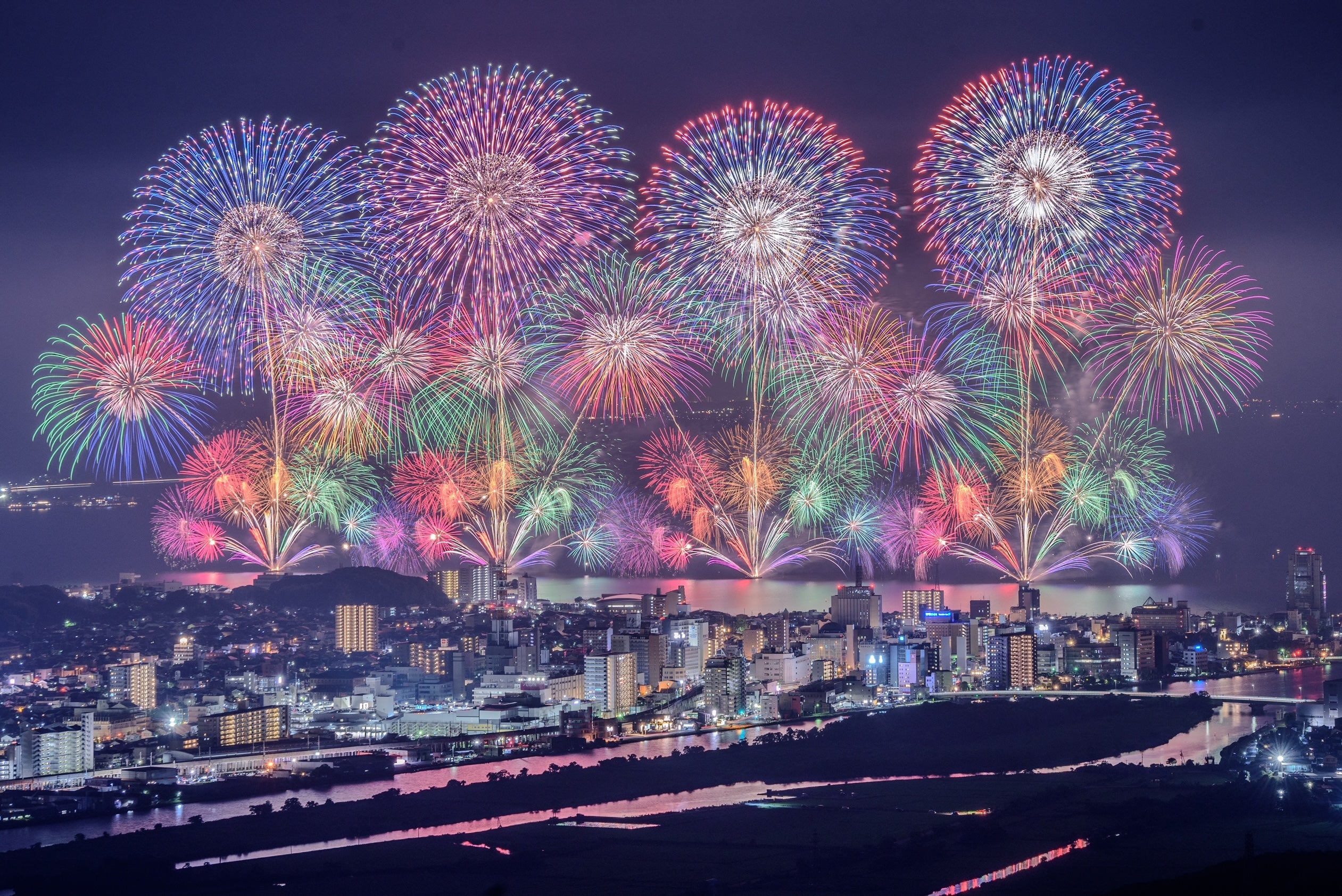 【広島駅新幹線口・三次駅発着】11,000発の圧巻！松江水郷祭湖上花火大会～山陰3つの美術館めぐり ２日間1
