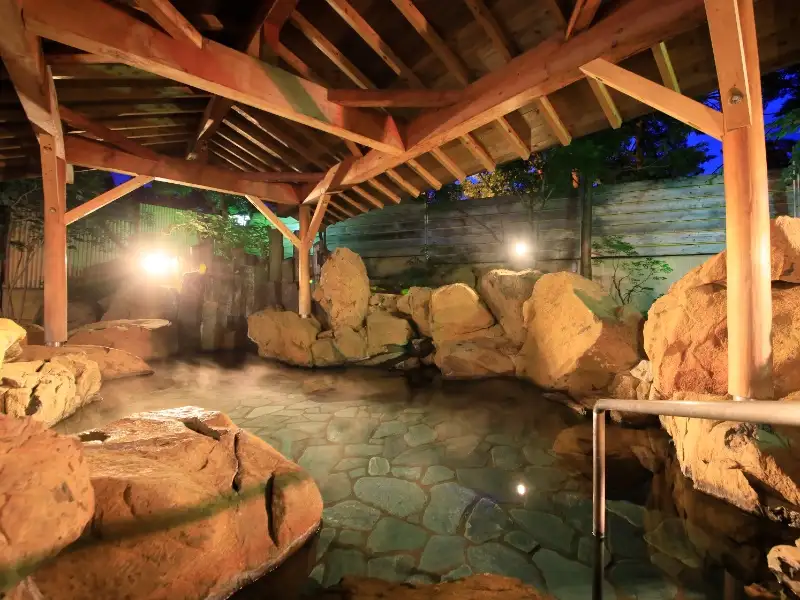 夜発バス／東京・横浜・お台場発　緑翠亭景水　鹿島槍　選べるリフト券｜開放感あふれる庭園大浴場に露天風呂など様々な温泉をお楽しみいただけます！1