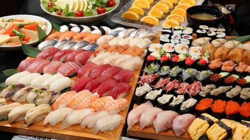 <新宿発・西船橋発> 清水港直送!どど~んと約30種の寿司食べ放題 と 絶景の初富士パノラマビュー!三保松原ミニクルーズ