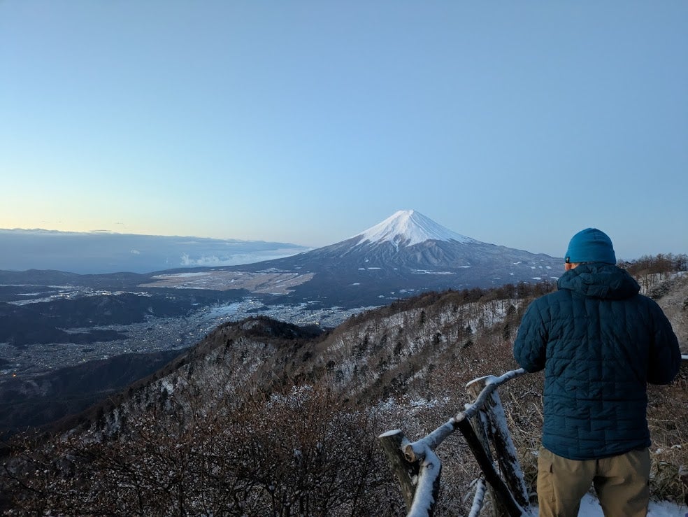 三つ峠山荘忘年会ツアー〜富士山の絶景をみながら忘年山行 ～2