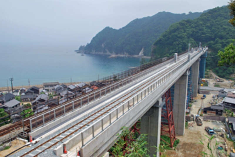 【兵庫県内発】 日本海浜坂港・水産会社のお店で食す！ずわいがに1枚付！かにづくしフルコース 絶景のパノラマ「余部鉄橋空の駅」と山陰の名湯！湯村温泉街へ　日帰り1