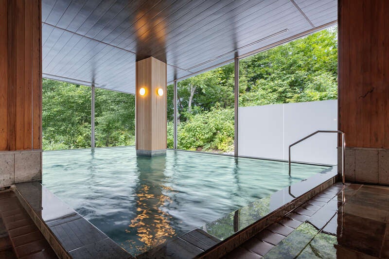 【静岡・新富士・三島発】 白銀世界の津軽鉄道ストーブ列車と八甲田ロープウェーの樹氷 黒いダイヤ「大間マグロ」などの青森グルメ３日間2