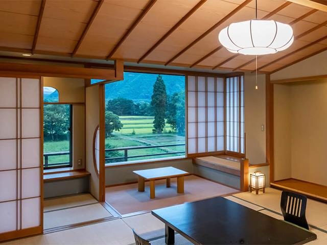 ■●夜発バス　爺ガ岳スキー場　大町温泉郷・黒部ビューホテル葵館（1泊4日）1