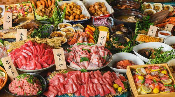 【茨城県内発】 東京今昔！豊洲・千客万来で国産生本マグロ＆本ズワイ蟹も食べ放題「海鮮バイキングいろは」と秋の築地場外市場と豊洲市場　新旧W市場さんぽ　日帰り1