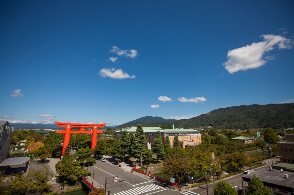 【青森空港発】 年末年始　京都・こんぴら・道後・大塚国際美術館と大露天風呂の奥道後温泉4日間1