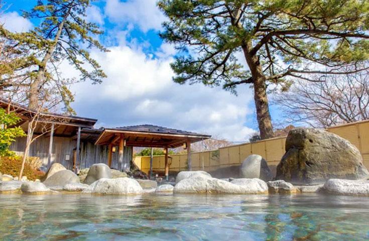 ★催行決定★[東京発]≪新春・日帰りツアー≫十国峠山頂から見る初富士＆初日の出！箱根神社で初詣＆箱根小涌谷ユネッサン「元湯 森の湯」でゆったり初湯2