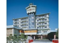 【名古屋駅・マックスバリュ小牧堀の内発】＊１泊４食付＊『甲州 石和温泉花火大会と山梨巨峰狩り』2