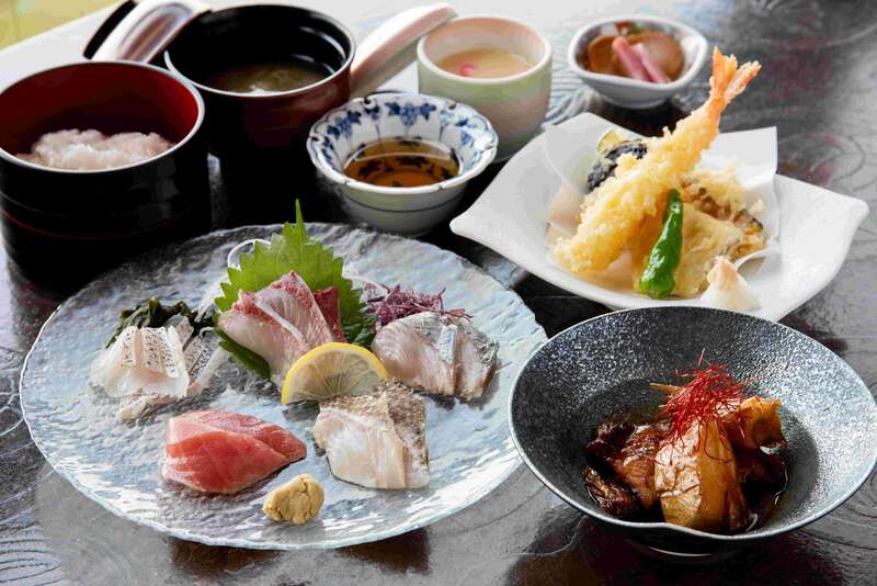 【行橋・苅田・下曽根・小倉発】 玄海旅館で味わう魚匠御膳と芦屋砂像展２０２６＆響灘緑地のローズガーデン　日帰り1