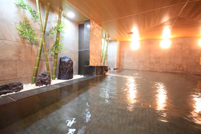 【秋田空港発】 ＜大浴場付ホテルにご宿泊＞年末年始ゆとり旅・京都初詣・伊勢神宮両参り（4日間）2