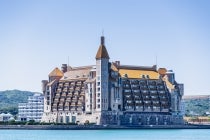 【YUTORI】【名古屋駅発】＊１泊４食付き＊全室スイート　『南紀白浜温泉・ホテル川久』1