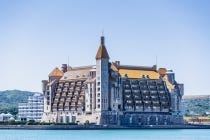 【YUTORI】【名古屋駅発】*1泊4食付き*全室スイート 『南紀白浜温泉・ホテル川久』