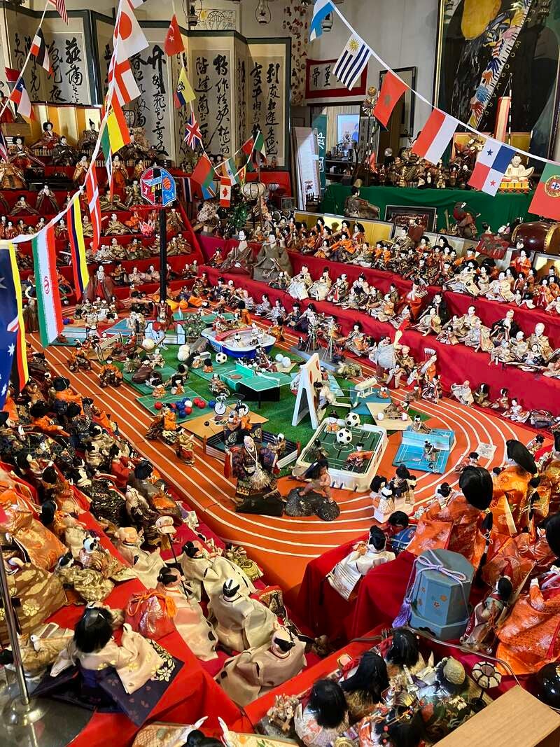 【出雲・松江・米子発】いちごデザートビュッフェと天領上下ひなまつり・梅香る三景園  日帰り3