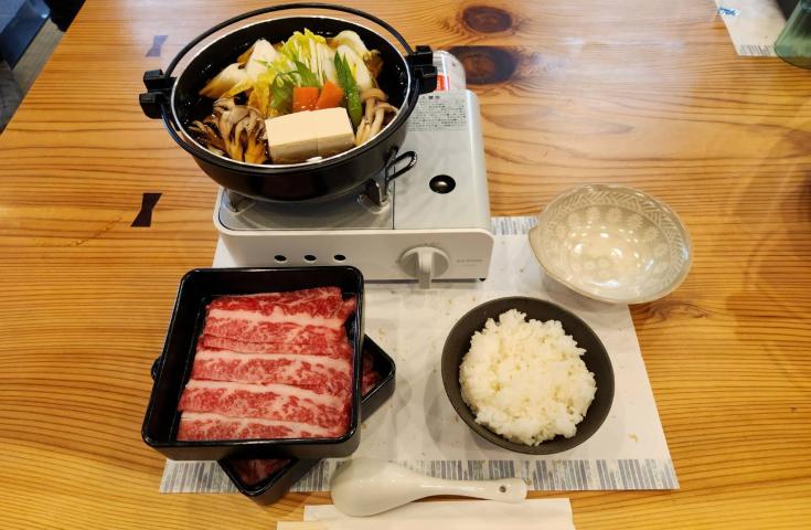 [難波/京都発]訪れたいスポットとして大注目の2大古都 京都・奈良周遊日帰りツアー　築120年以上の京町屋で召し上がる「黒毛和牛神戸牛しゃぶしゃぶ」に舌鼓！(英語ガイド付)3