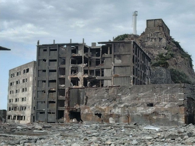 ■日本の近代化を支えた端島(はしま)の歴史の魅力探索と長崎の美しい街並みを一望！【軍艦島上陸周遊クルーズ(2日目午前)半日ツアー＆長崎ロープウェイ往復乗車券付き】長崎2泊3日3