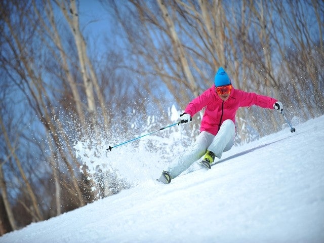 ■【往復！待ち時間なしのタクシーで楽々移動】＜青森スプリング・スキーリゾート　リフト券付き＞青森空港利用　津軽平野を眼下に爽快な滑りを！　ロックウッド・ホテル＆スパ指定　夕朝食付　1泊2日3