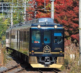 近鉄観光特急「青の交響曲(シンフォニー)」と竹林院群芳園でご昼食