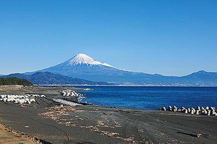 【小松空港発着】富士山と駿河湾を望む風景美術館 憧れの「日本平ホテル」と「稲取 銀水荘」に泊まる3日間 ~富士山の絶景と日本屈指の名旅館で癒される忘れられぬ旅の想い出~