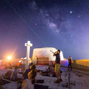 【羽田空港発】 ≪星旅≫ よみうり大琉球まつりと『星空案内人 まーしー&ななえ』と鑑賞!勝連城の星空 3日間