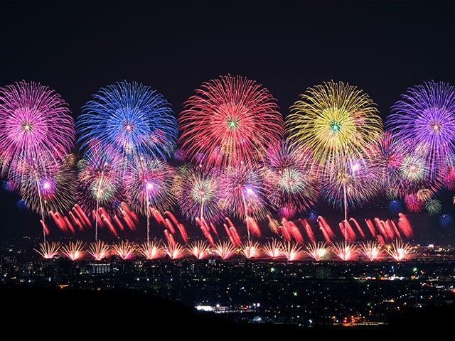 【名古屋発】■２０２６年８月２日（日）■【早90】日本最大級「長岡まつり大花火大会」と「城下町松本めぐり」２日間2