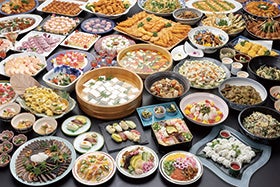 姫路・加古川　発
嵐電桜のトンネル通り抜けとランチバイキング＆いちごスイーツフェア2