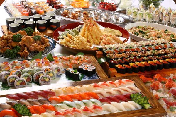 【旭川エリア発】 余市ふじ鮨ブッフェダイニング「握り寿司」食べ放題と仁木フルーツ狩り食べ放題（日帰り）1