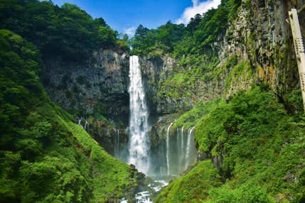 『橋から!船から!高原から!見渡す彩景 錦秋の奥日光三名瀑と中禅寺湖クルージング・霧降高原 2日間』【西船橋・松戸 出発】