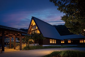 観光列車ﾍﾞﾙ･ﾓﾝﾀｰﾆｭ･ｴ･ﾒｰﾙ～べるもんた～と御宿結の庄3