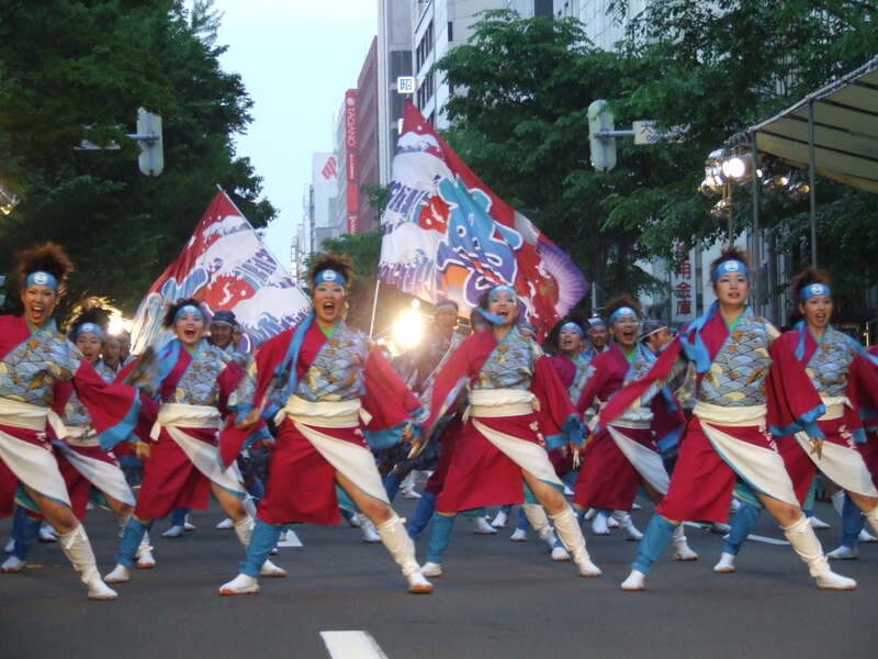 【羽田空港発】 千葉県民の日を利用した３連休に行く！富良野・美瑛・札幌・旭山動物園と層雲峡温泉オールインクルーシブの宿　北海道最大級のウォーターアミューズメント「ラグーン」の利用券付1