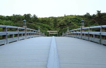 【横浜発】 伊勢神宮 伊勢神宮 外宮・内宮両参り♪&「おかげ横丁」で食べ歩き 鳥羽の絶景を望めるリゾートホテルでゆったり滞在