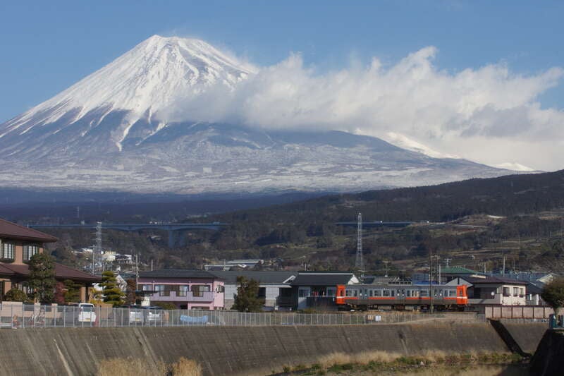 【大阪市内ルート発】 富士山眺望グルメ旅～富士山麓ローカル鉄道『岳南電車』２日間2