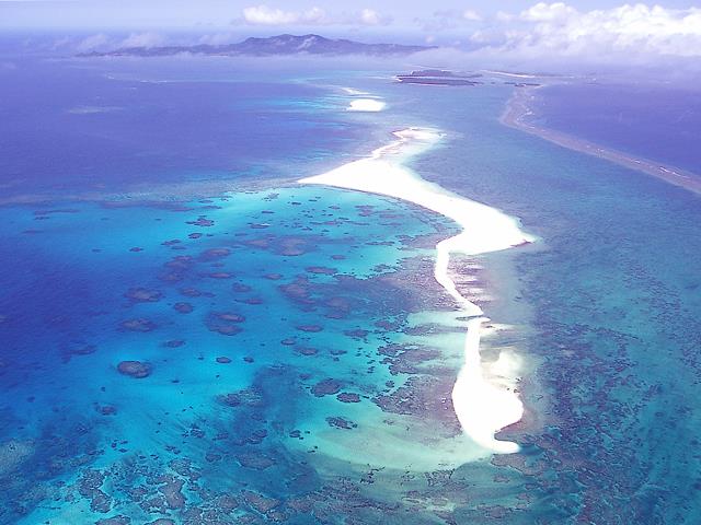 ■【ハテの浜上陸ツアー付】＜半日プラン・送迎付＞久米島から船で約20分！360度砂浜の島へ！ハテの浜ツアー時宿泊先への送迎付き♪久米島の個性派ホテルを自由自在にチョイス！ 2泊3日1