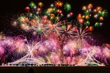 【盛岡後泊付】全国花火競技大会　大曲花火大会（テーブルイス席付）＜昼食・夕食付＞