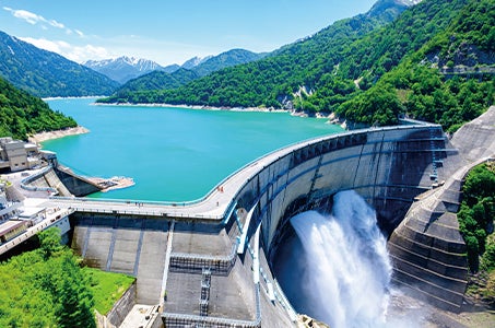 憧れの雲上高原リゾート「弥陀ヶ原ホテル」で過ごす7つの乗り物で繋ぐ立山黒部アルペンルートと黒部峡谷・トロッコ電車3日間　～アルペンルート内の「弥陀ヶ原ホテル」にご宿泊（2泊目）！！～2