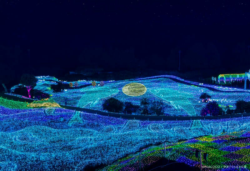 【東京都内発※町田を除く】 日本初！体験型イルミネーション「伊豆高原グランイルミ」と 名店！鈴廣かまぼこ「金目鯛の炙り飯膳」 　日帰り3