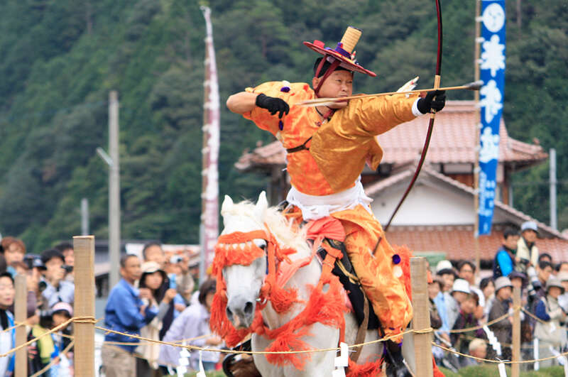 【広島・古市発】 安芸太田・堀八幡神社「流鏑馬神事」と大迫力の「温井ダム放流」　日帰り1