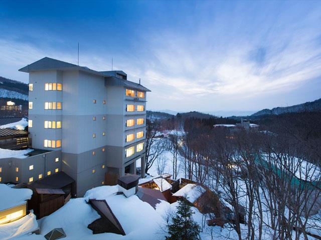 ■【山形空港利用・リフト券付き（1日目利用）】蔵王温泉スキー場・蔵王温泉ステイ　源泉かけ流しのお湯はまさに「天然の美容液」名湯リゾート ルーセントタカミヤ指定（夕朝食付）2泊3日3