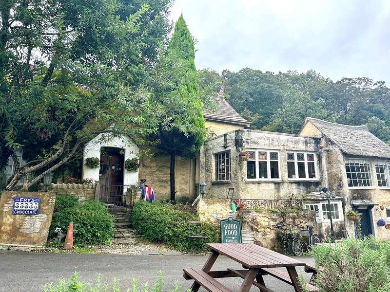 【兵庫エリア発】  まるでイギリスのような街並み！亀岡『英国村』散策とビーフシチューランチ 　日帰り2